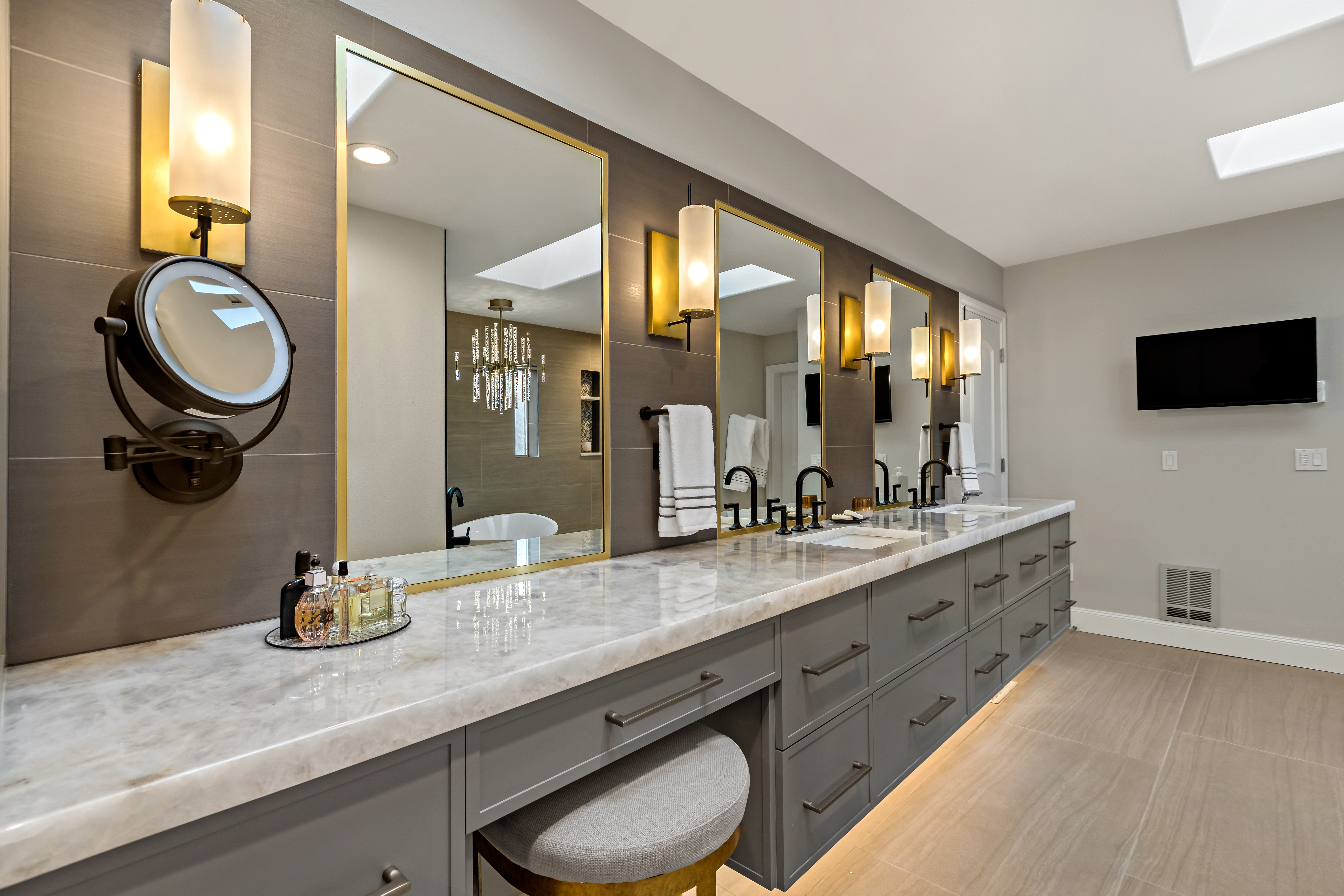 Black Sand Primary Bath