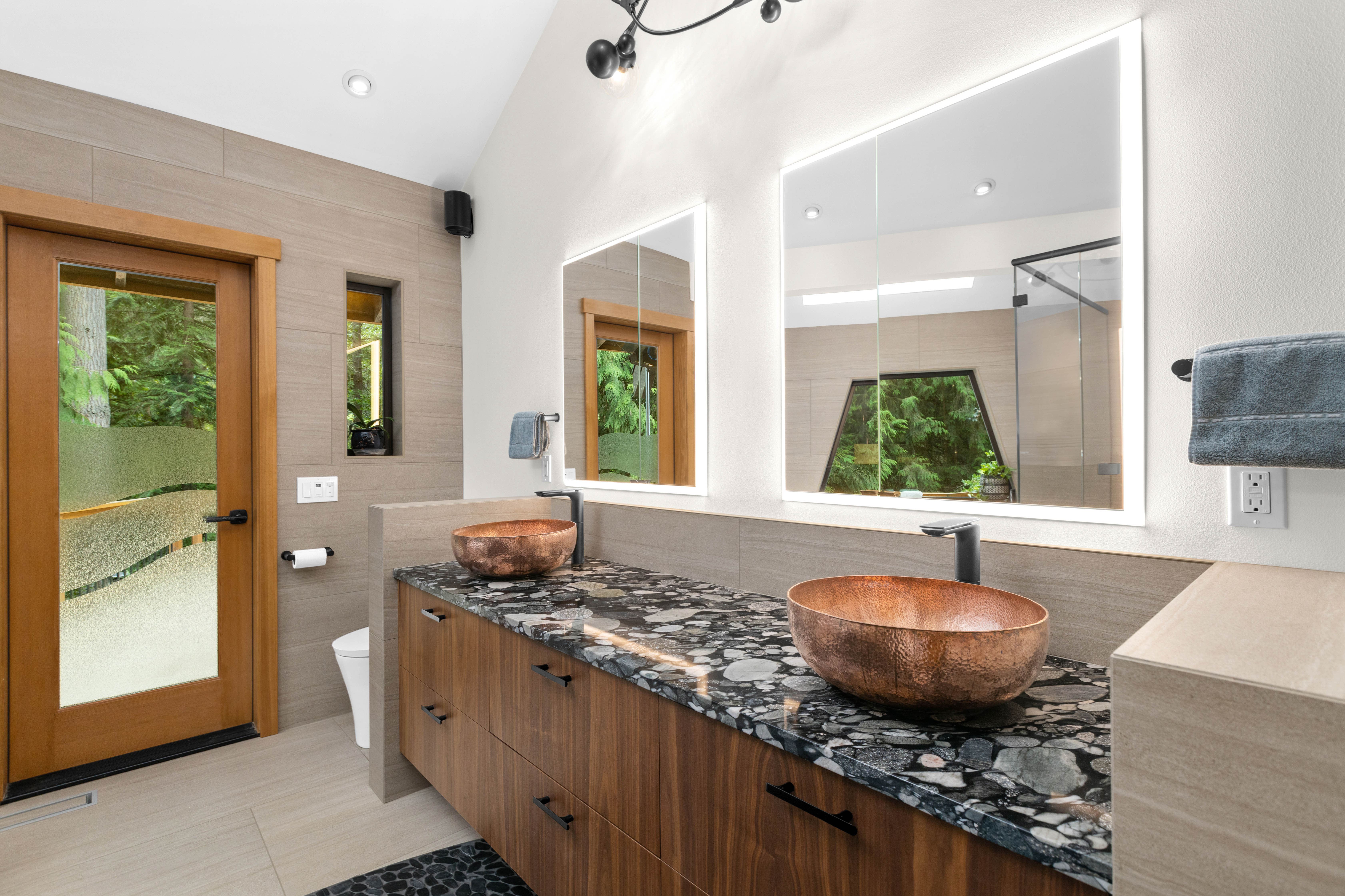 Monroe Cabin — finishing details