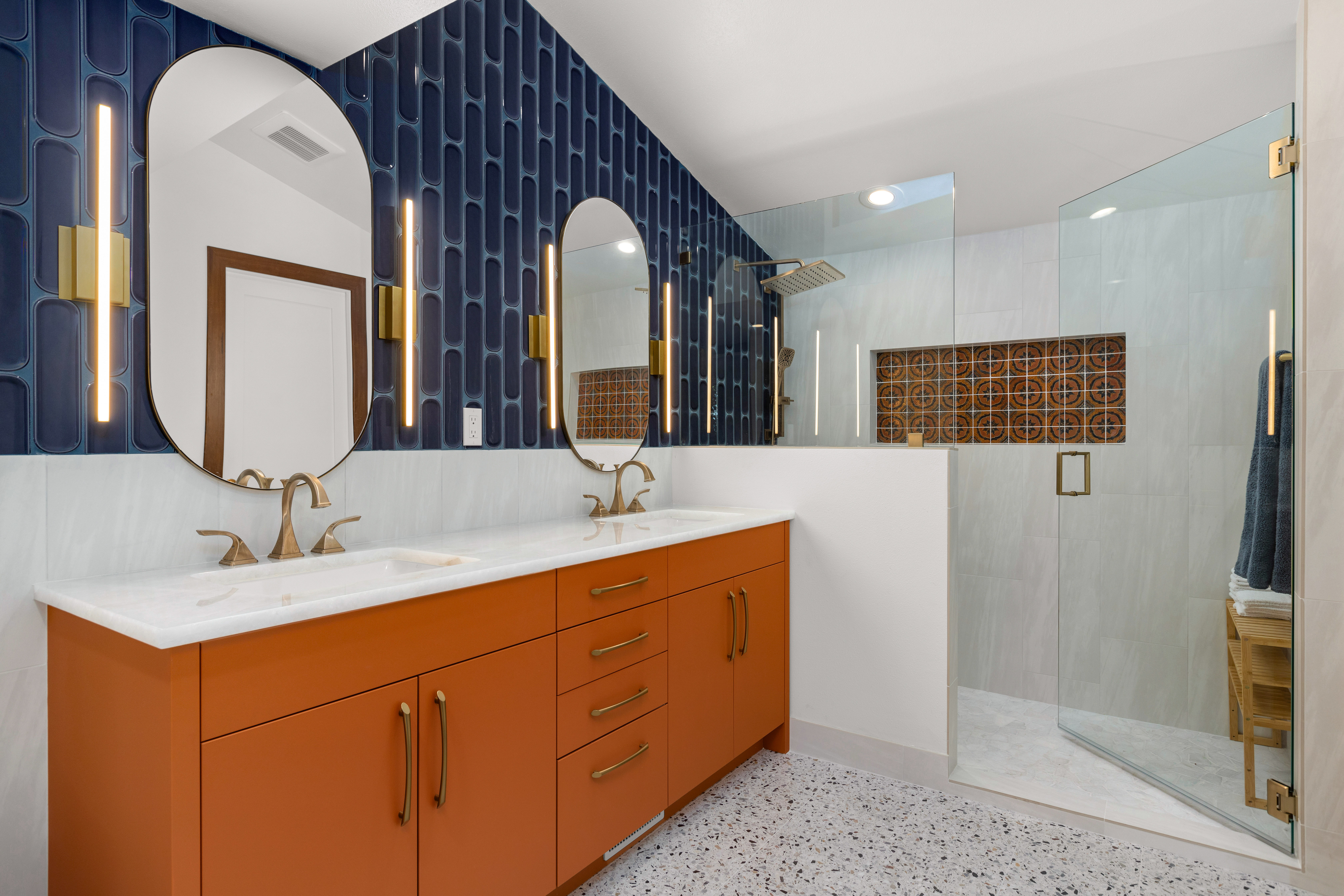 Retro Refresh - bathroom detail