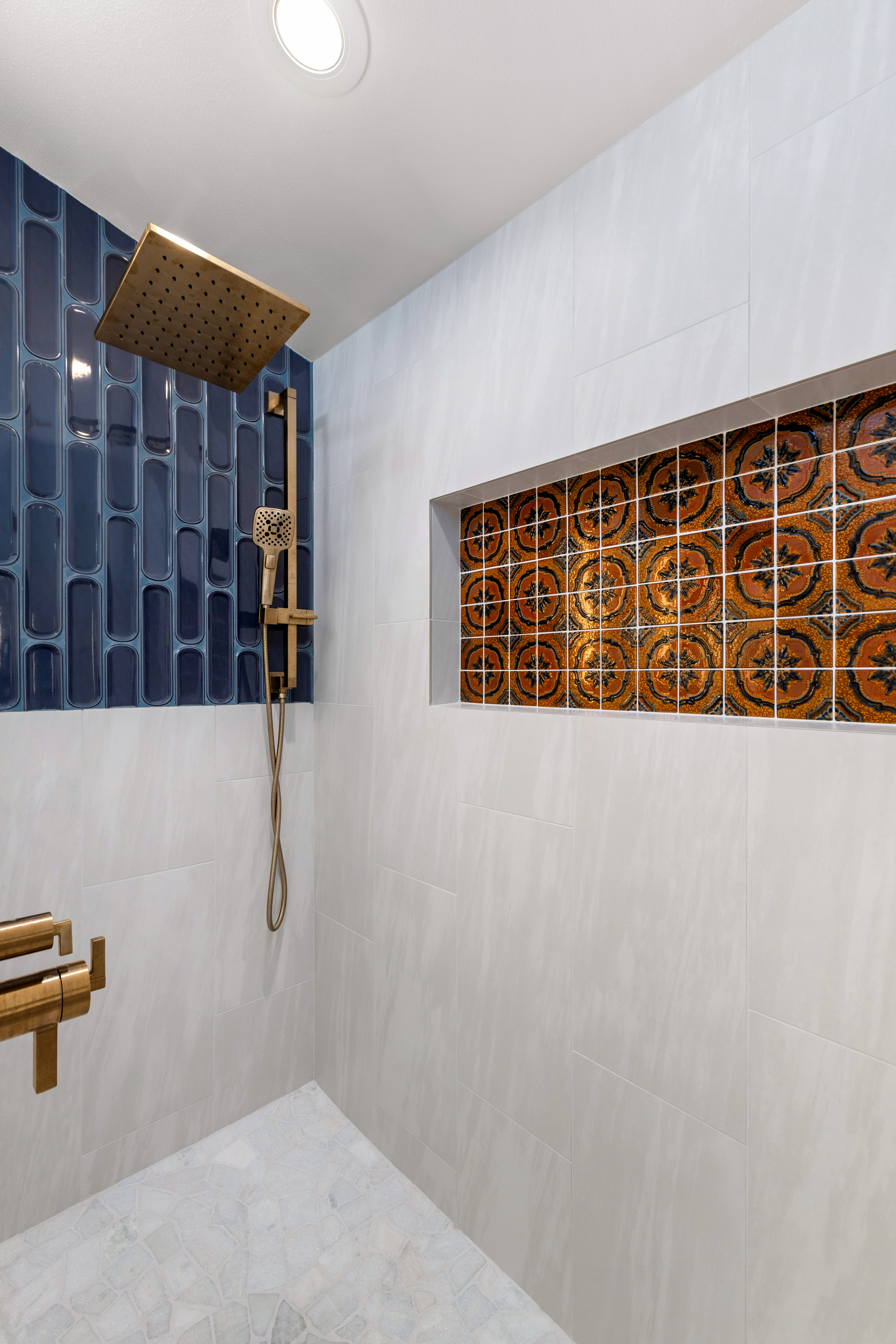 Retro Refresh - shower detail